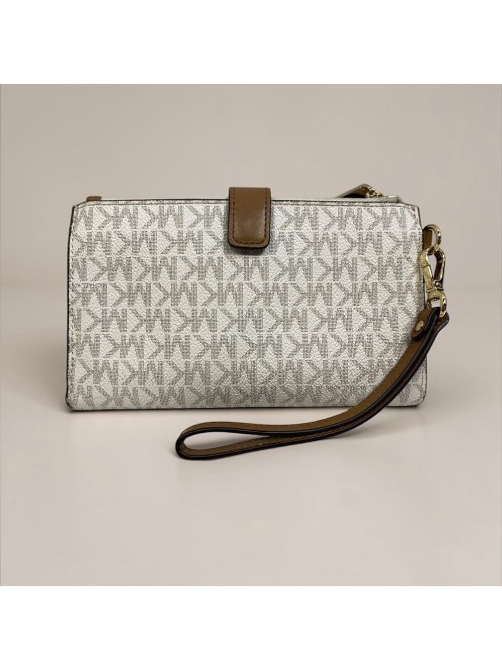 Michael Kors Vanilla Logo Smartphone Wallet Wristlet - Picture 2 of 7